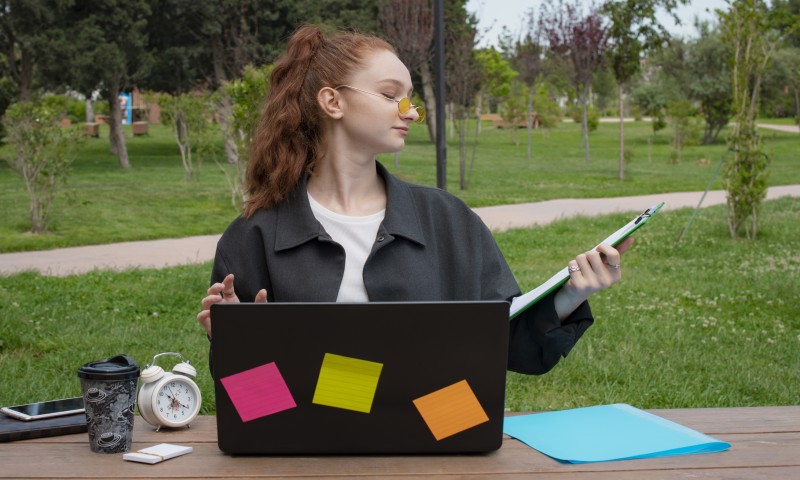 Réinventer l’onboarding : comment structurer un parcours d’intégration efficace à l’ère du travail hybride ?